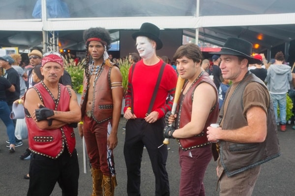 The Warriors | Mais de 5 mil fãs se reúnem em Coney Island para reencontrar o elenco