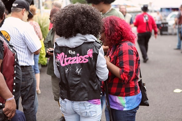 The Warriors | Mais de 5 mil fãs se reúnem em Coney Island para reencontrar o elenco