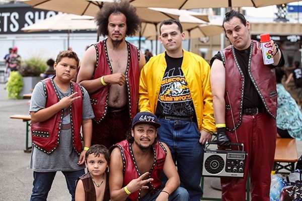 The Warriors | Mais de 5 mil fãs se reúnem em Coney Island para reencontrar o elenco