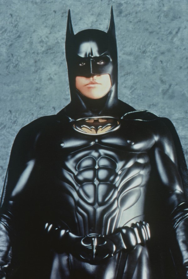 O uniforme do Batman: analisando as origens e referências do batsuit nos cinemas