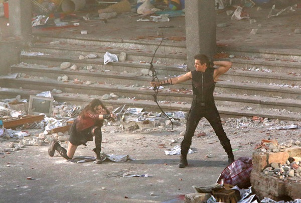 Elizabeth Olsen fala sobre os poderes da Feiticeira Escarlate em Vingadores 2