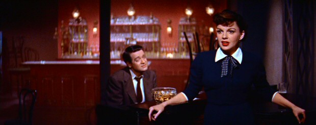 10-filmes-embriagados-que-você-precisa-conhecer_nasce-uma-estrela