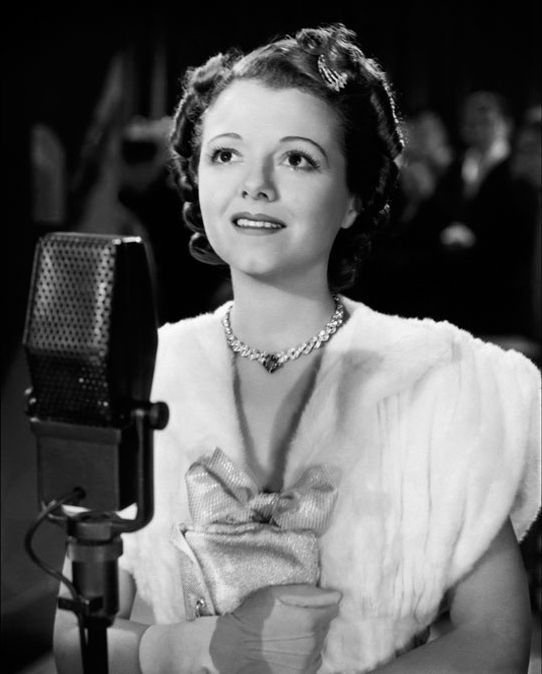 10-filmes-embriagados-que-você-precisa-conhecer_nasce-uma-estrela_Janet-Gaynor