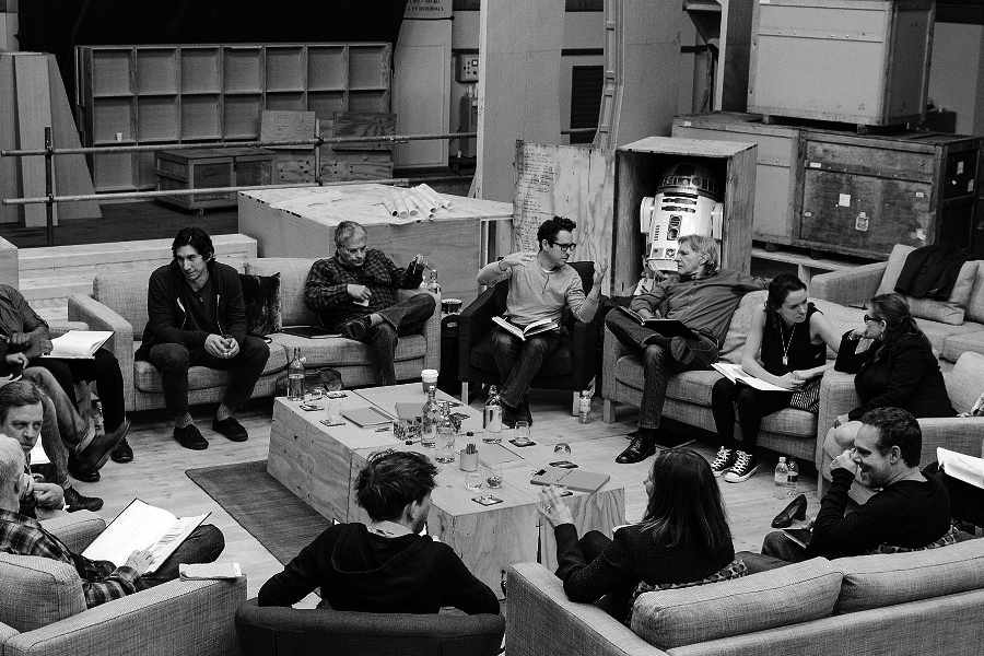 Star Wars: The Force Awakens | Primeiro teaser trailer oficial