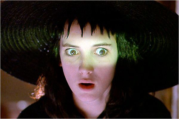 Winona Ryder confirma que estará em Bettlejuice 2!