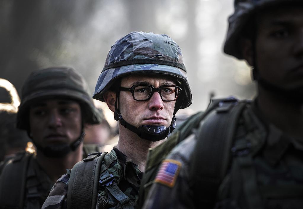 Snowden | Primeiras imagens do filme mostram Joseph Gordon-Levitt como Edward Snowden