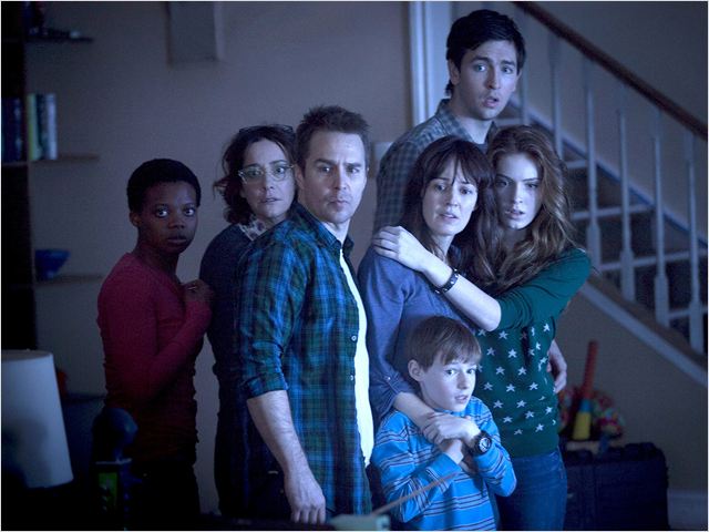 poltergeist-2015-o-remake-tecnologico-que-nao-desvaloriza-o-classico-12