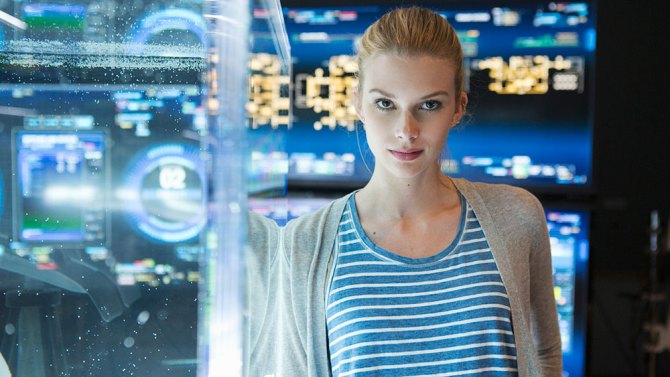 Stitchers | Review do episódio 1x01 - "A Stitch in Time"