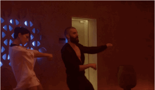 Ex Machina (2015) | Pense fora da caixa (ou da máquina)