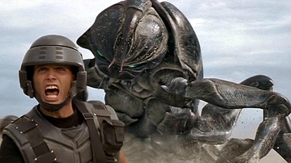 18 filmes incríveis sobre extraterrestres, invasões e abduções