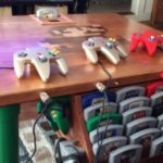 Já pensou transformar uma mesa em um Nintendo 64?