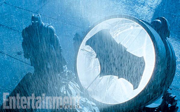 Confira a primeira foto oficial de Batman vs Superman: A Origem da Justiça!