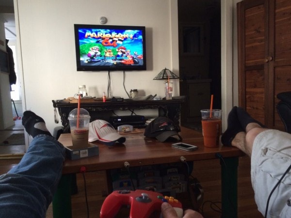 Já pensou transformar uma mesa em um Nintendo 64?