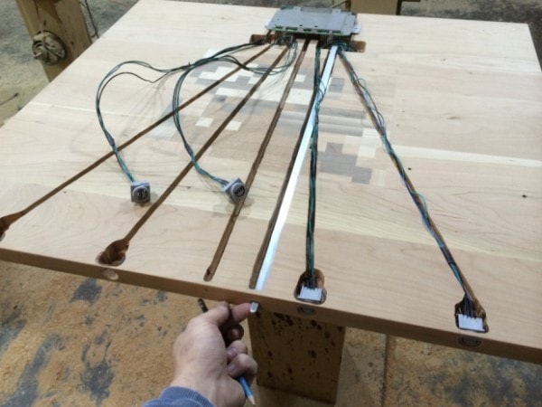 Já pensou transformar uma mesa em um Nintendo 64?