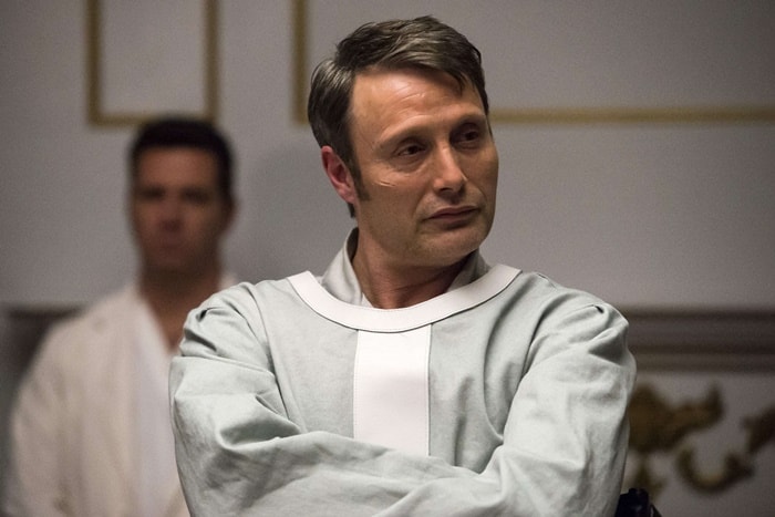 Dr. Lecter recebe sua máscara em previews do último episódio