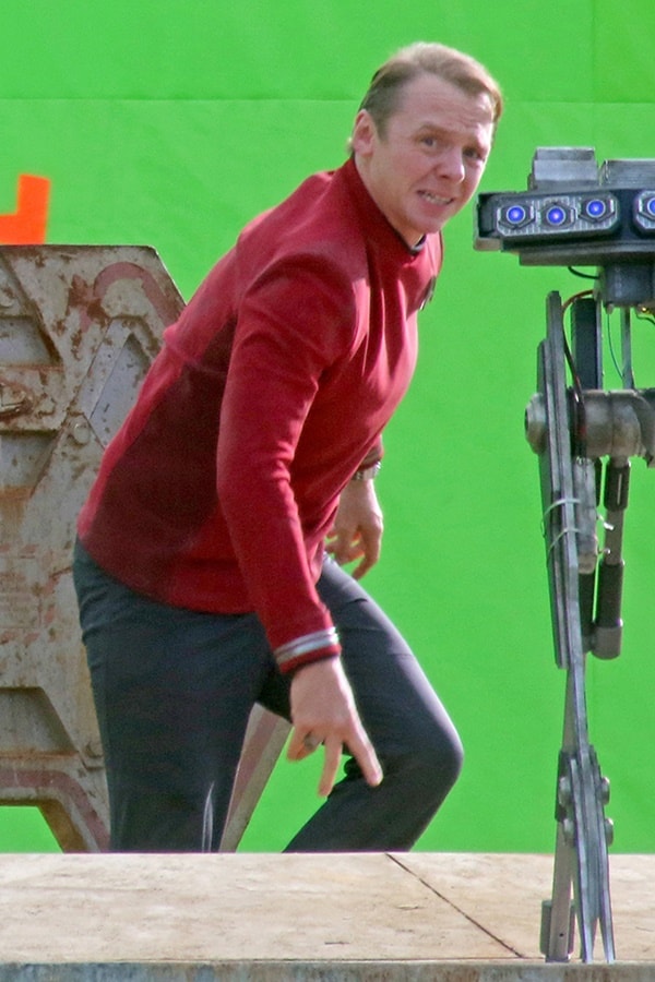 Star Trek Beyond | Fotos do set revelam personagem de Sofia Boutella