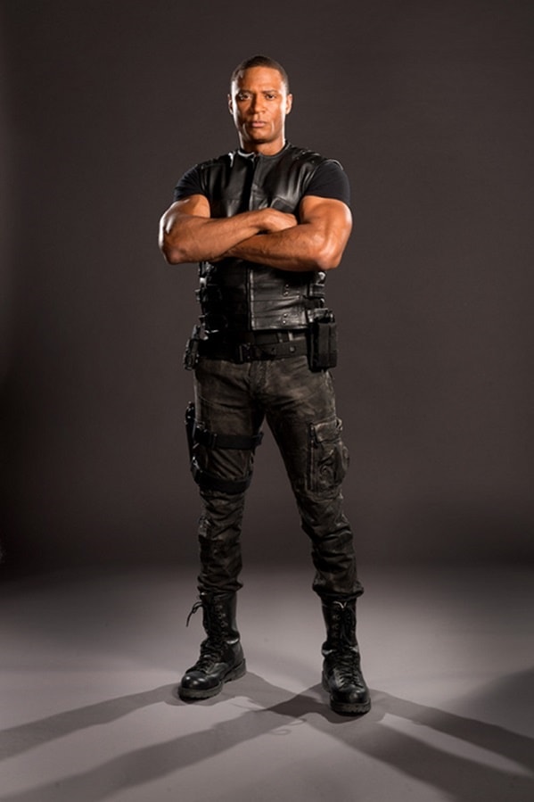 Arrow | Primeira imagem do traje de Diggle na 4ª temporada