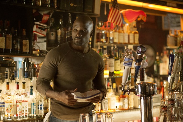 jessica-jones-conheca-o-elenco-da-serie-nas-primeiras-imagens-oficiais