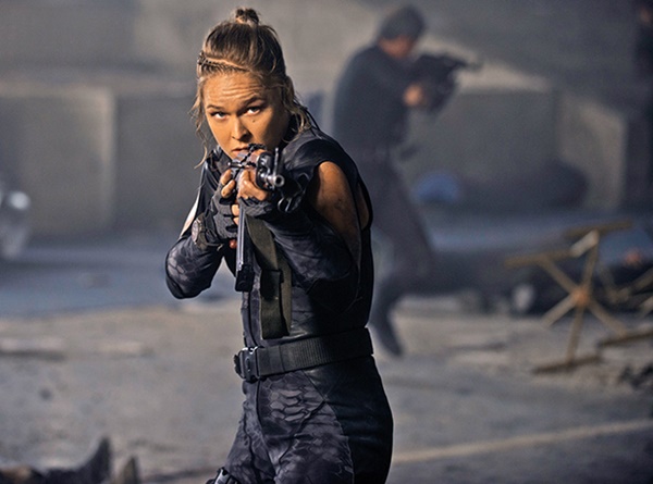 Ronda Rousey protagonizará o reboot de "Matador de Aluguel" (1989)