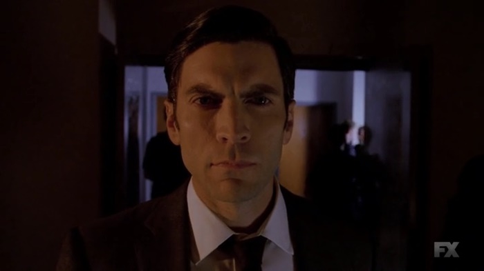 American Horror Story: Hotel | Review do episódio 5×01 – "Checking In"