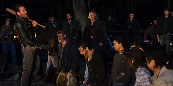 the-walking-dead-a-teoria-mais-sensata-sobre-quem-o-negan-matou-no-ultimo-episodio2