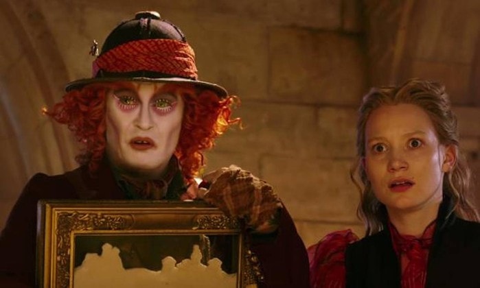 alice-atraves-do-espelho-uma-fantasia-regada-ao-mais-do-mesmo9
