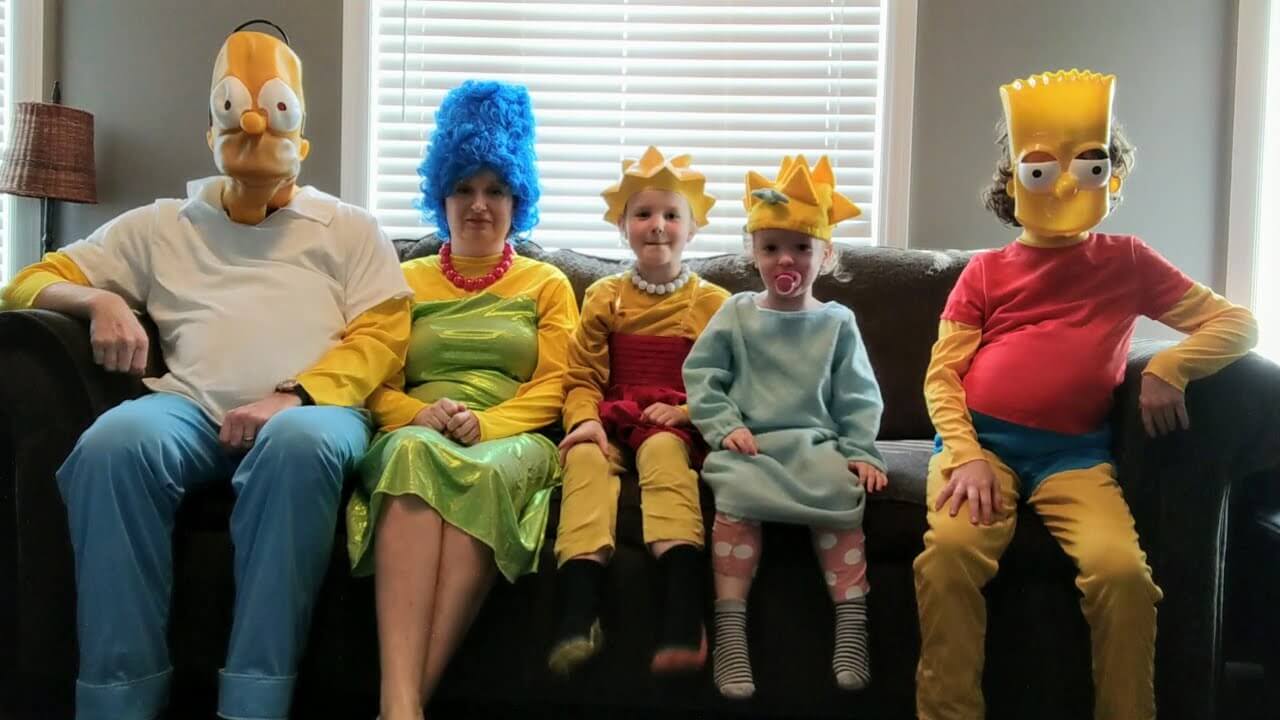 Família em quarentena recria a abertura de "Os Simpsons"
