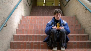 Como Vender Drogas Online (Rápido) 2º temporada | Moritz tinha que ficar de joelhos em cima de caroços de milho como castigo