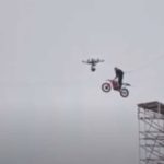 Missão Impossível 7 | Tom Cruise dispensa dublê e faz salto insano