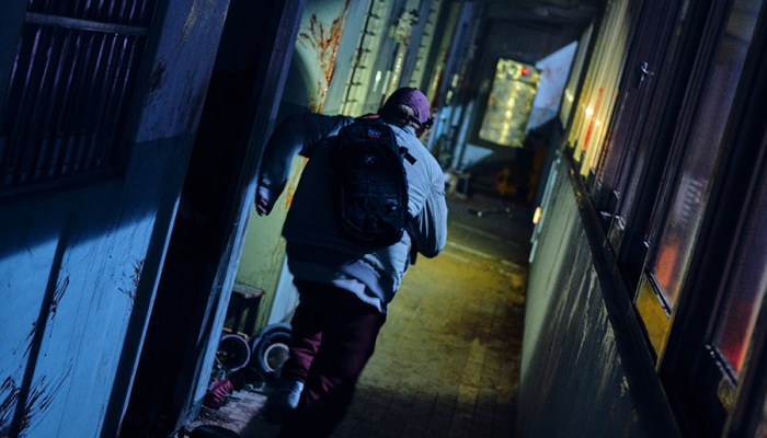 #Alive (2020) | A pesada solidão em meio ao apocalipse zumbi