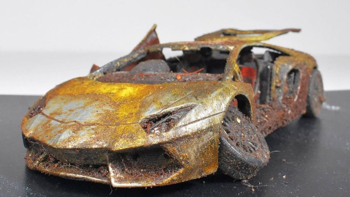 Restaurando uma miniatura Lamborghini Aventador abandonada