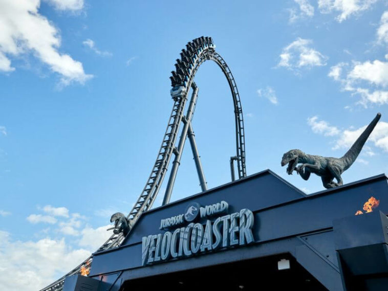 Jurassic World | Montanha russa vai atingir 110km/h