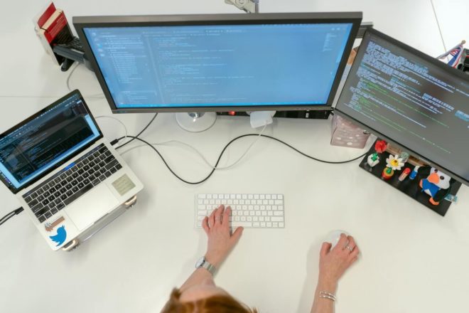 USP oferece curso gratuito de programação para garotas que cursaram o ensino médio