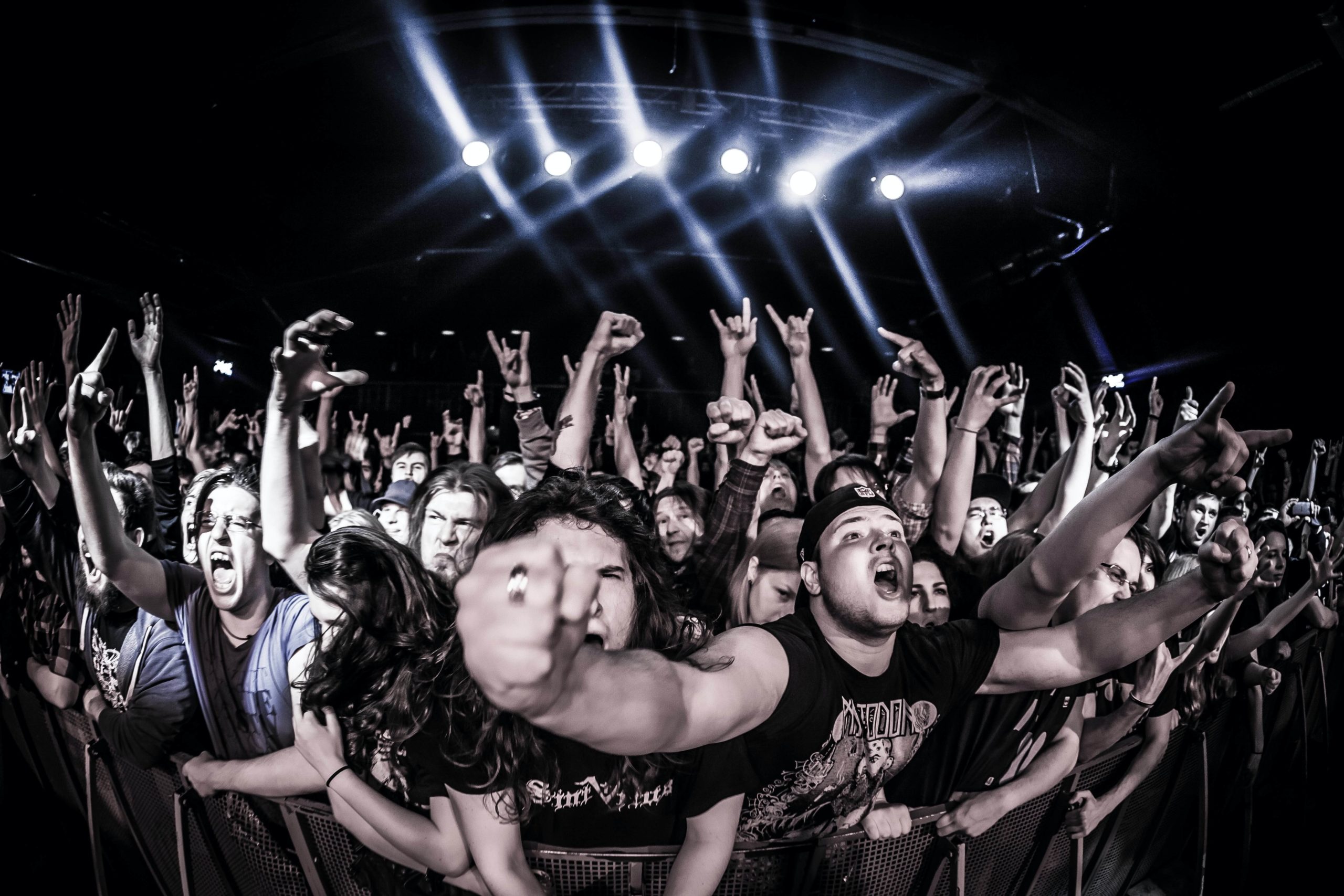 Por que os fãs de heavy metal são mais felizes?