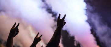 Por que os fãs de heavy metal são mais felizes?