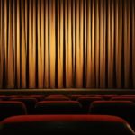 Por que alunos devem frequentar teatros?