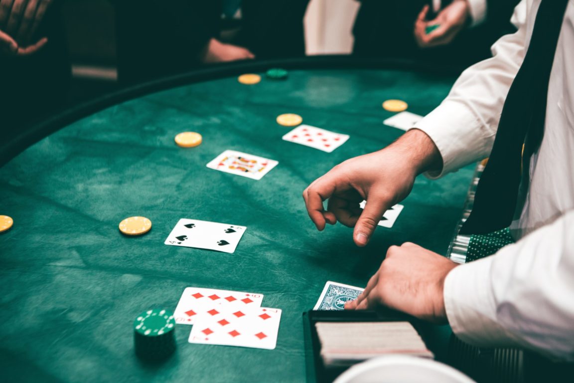 Explorando o mundo dos jogos de cassino com dealer ao vivo