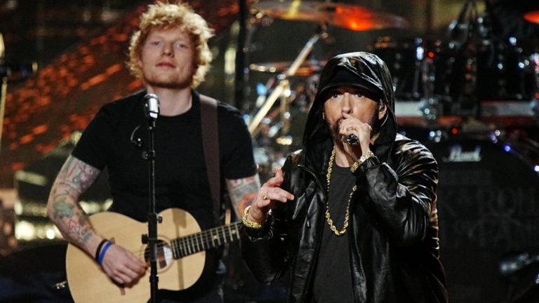 De surpresa, Eminem aparece no show do Ed Sheeran e emociona a plateia com “Lose Yourself”