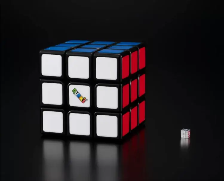O menor Cubo Mágico do mundo: um quebra-cabeça que custa uma fortuna
